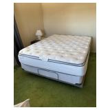 Marlowe Queen adjustable bed w matress