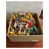 Box platic cowboys & indians
