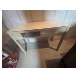 Desk w Formica top