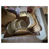 Baskets & Tupperware trays