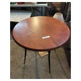 Round top table