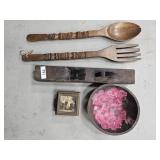 WOODEN BLOCK PLANE MISSING BLADE, SPOON & FORK