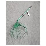 GARDEN RAKE BASKET