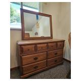 MAPLE CHEST OF DRAWERS & MIRROR