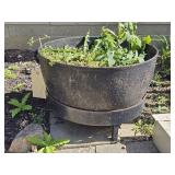 CAST IRON KETTLE W/STAND