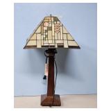 LAMP W/LEADED GLASS SHADE