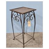 METAL DECORATIVE PLANT STAND 20 INCHES TALL