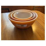 Pyrex nest of mixing bowls