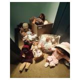 Stuffed teddy bears & dolls