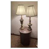 Cardboard round table & 2 lamps