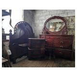 QUEEN SIZE CHERRY BEDROOM SUITE W/BED & DRESSER W/