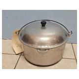 MAJESTIC ALUMINUM STOCKPOT WITH LID - 10 INCHES IN