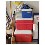 2 COLEMAN COOLERS & SPALDING BLUE COOLER