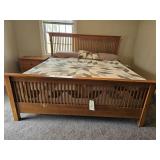 KING SIZE BEDROOM SUITE W/DRESSER & 2 NIGHT STANDS