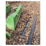 JD BUCKET W/DAMAGE & SIDE RAILS FOR TRUCK