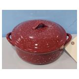 RED CERAMIC DUTCH OVEN