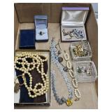 GREEN EMERALD LADIES RING-AVON, PEAR TYPE NECKLACE