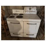 Philco Electrical stove- Bring Help- In Basement