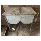 Galv. double sink with lid