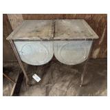 Galv. double sink with lid