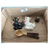 Bakelite salad server, 2 chalk cats &