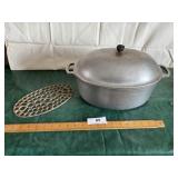 Club hammered aluminum roaster with lid