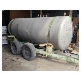 1000 GAL FERTILIZER TANK ON TANDEM AXLE CART