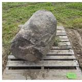 LARGE LANDSCAPE ROCK
