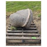 LARGE LANDSCAPE ROCK