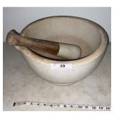 Cream Ceramic Mortar Pestle Set.