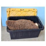 Set of 2 Brown Shaggy Bath Mats In Sturdy Storage