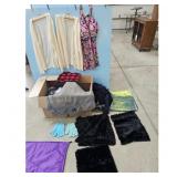 Bundle of Pet Accessories: Blankets, Mats, &Gloves