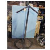Metal Garment Display Rack with Round Base