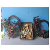 Christmas Wreaths with Candle Set
