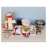 Tupperware FusionMaster Juicer & Cannoli Forms Set