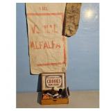Vintage Honest Dan Crooks Rum Cured Tobacco Box &