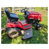 Huskee LT 4200 Riding Lawn Mower 42" Cutting Widt