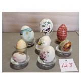 8 Decorative Easter Eggs with Stands
