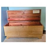 Vintage Lane Blanket Box with Tray