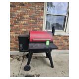 Traeger Wood Pellet Grill & Smoker w/cover