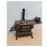 Crescent CI Black Salesmand Sample Stove w Pots