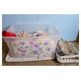 Tote w/ paper plated/cups/foil pans