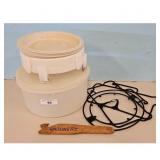 Tupperware Cake/pie Carrier & accessories