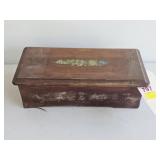 TABLE TOP WIND UP MUSIC BOX, NICE CASE, LOOKS LIKE