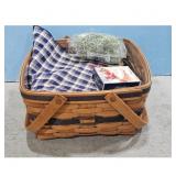 Longaberger Basket Cake Basket and Miniature Bakin