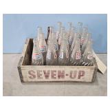WOOD 7UP CRATE W/GLASS POP BOTTLES