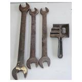 JOHN DEERE WRENCHES & CI CHAIN BREAKER FROM B&C