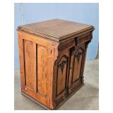 NEW ROYAL TREADLE SEWING MACHINE W/ OAK CASE