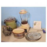 Vintage Kitchen Appliances Lot: Blender, Slow Cook