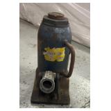 Hydraulic Bottle Jack.